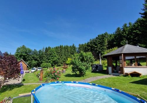 Garten im Sommer
