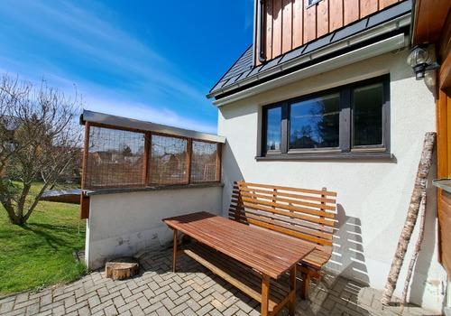 Terrasse mit elektrischer Markise