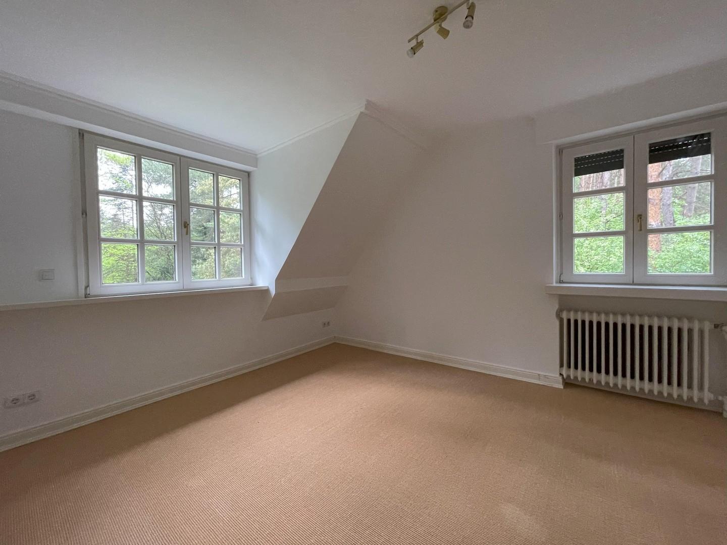 Schlaf-/Kinder-/Bürozimmer
