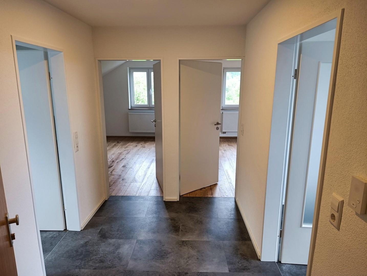 Vom Flur in alle Räume