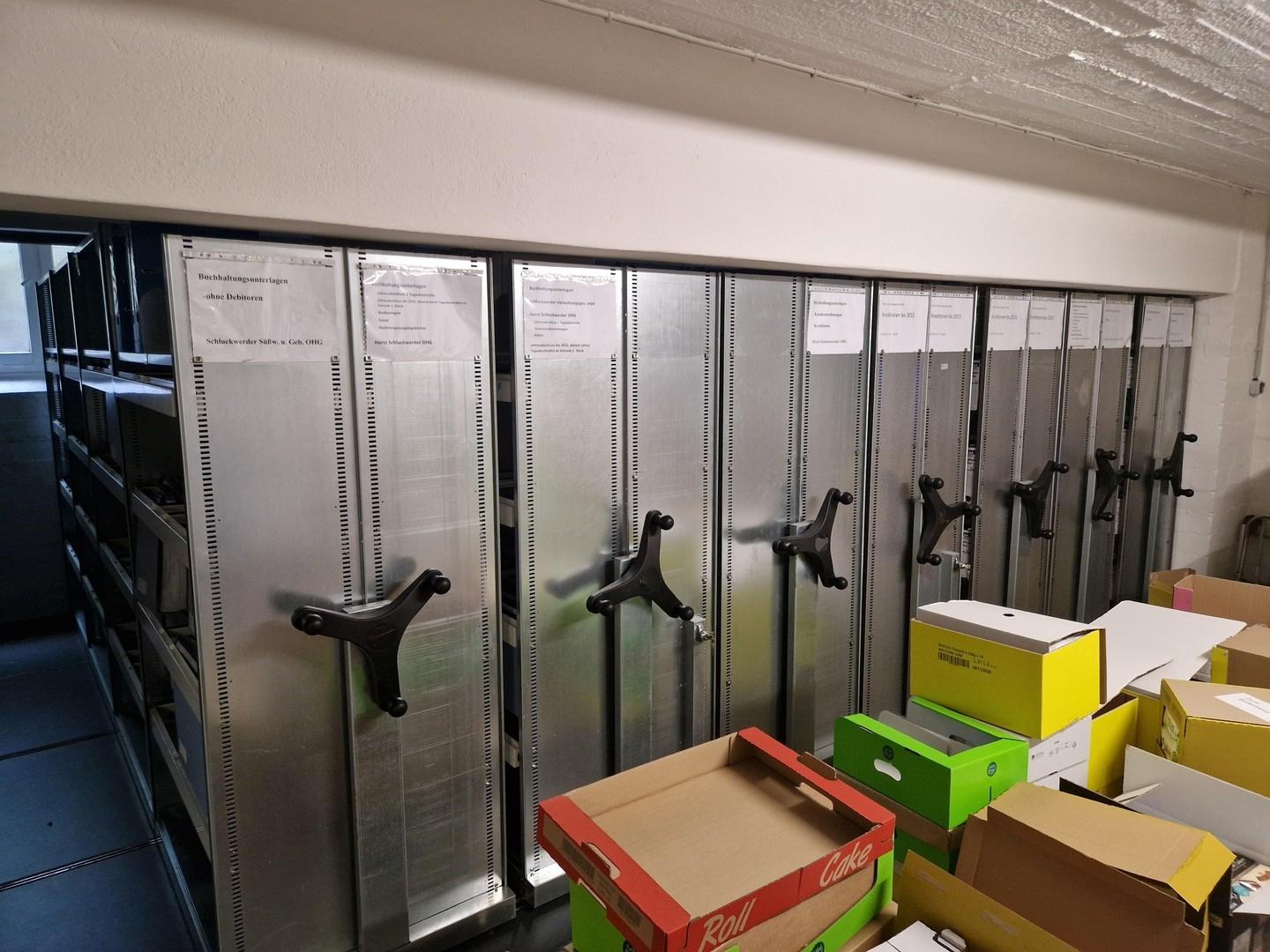 Aktenarchiv 2 im Keller