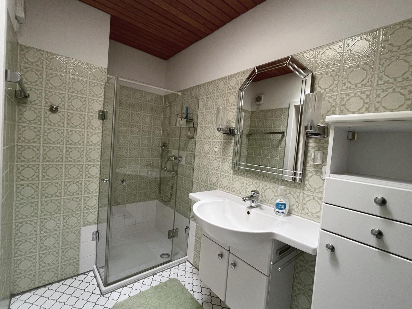 Badezimmer 2
