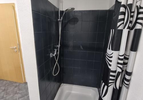 Dusche 1. Ebene