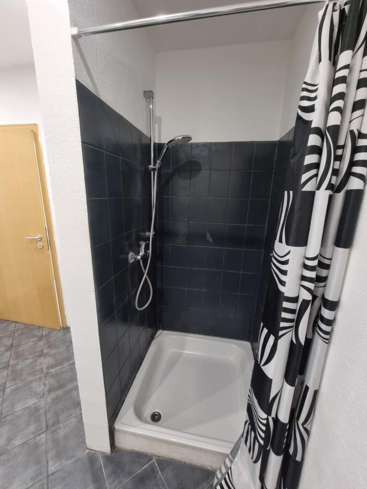 Dusche 1. Ebene