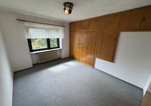 Zimmer 2 OG Li