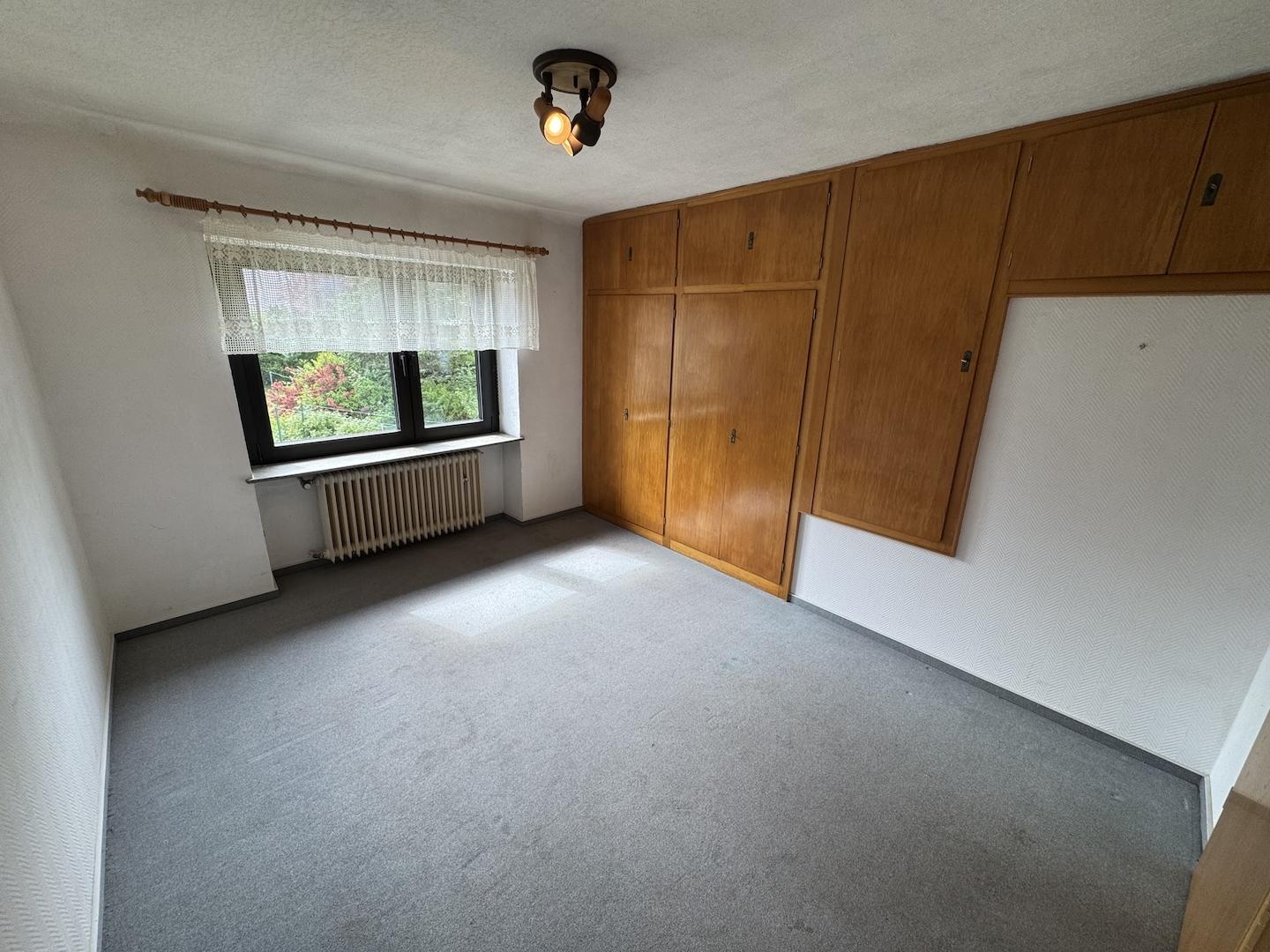Zimmer 2 OG Li