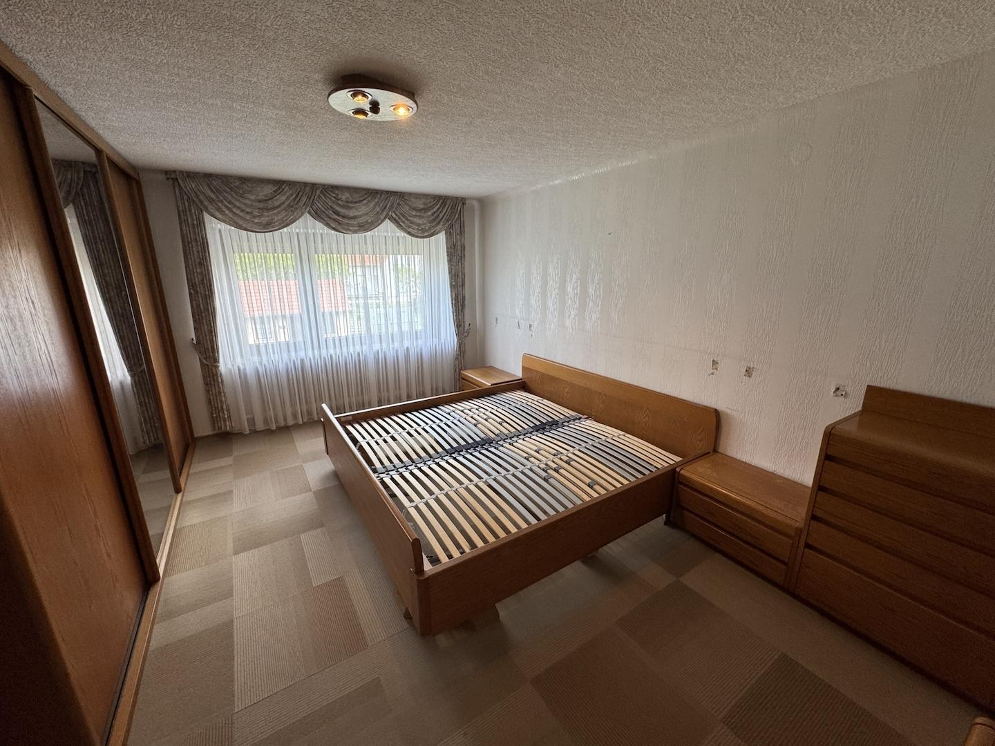 Zimmer 3 OG Li