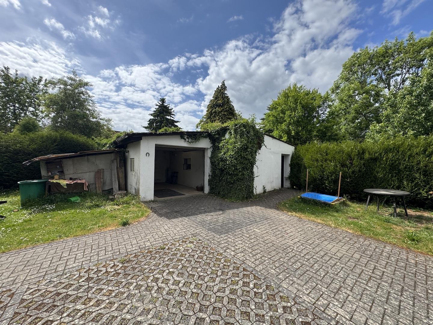 Garage 1