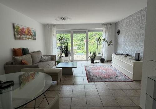Blick ins Wohn-/Esszimmer