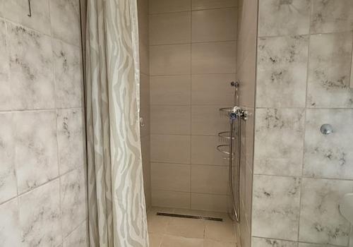 ...Dusche und