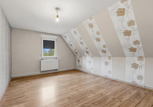 Schlafzimmer DG