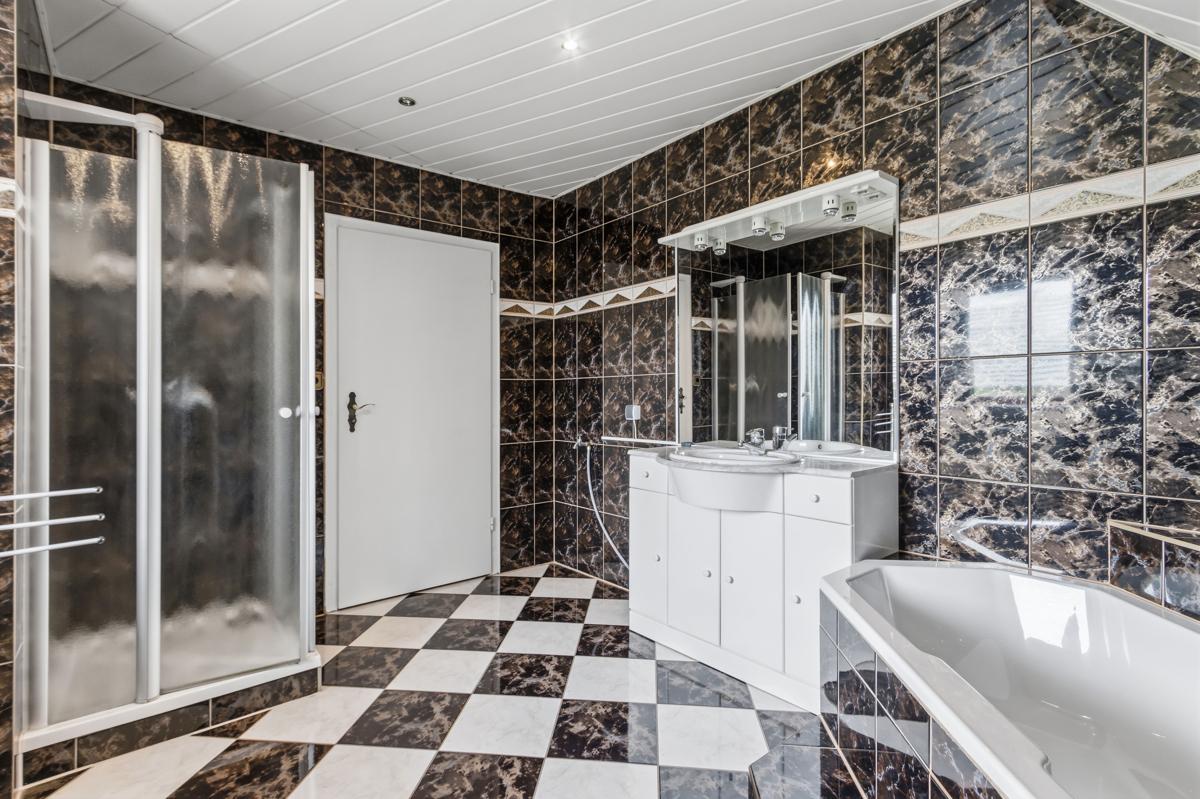 Badezimmer DG