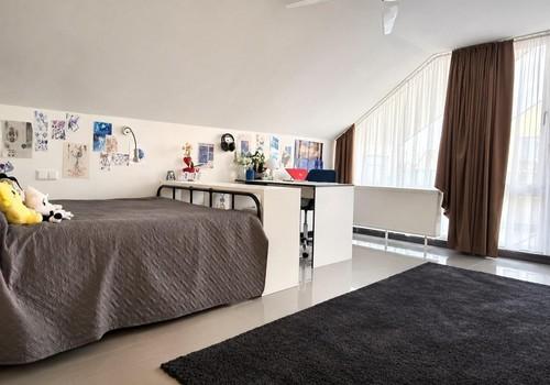Schlafzimmer DG