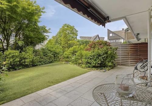 Terrasse  und  Garten