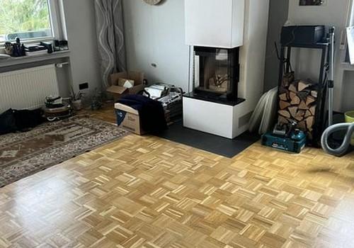 Wohnzimmer mit Kamin