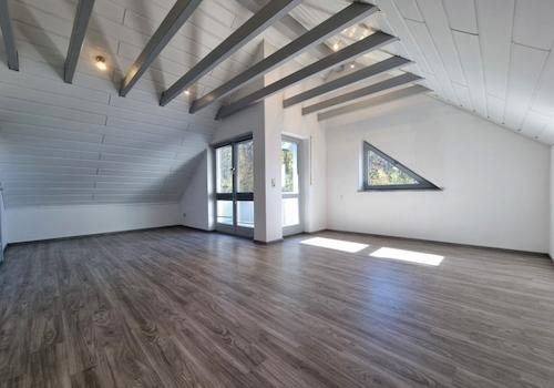 Zimmer mit Balkon