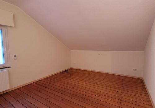 EG links Schlafraum