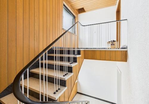 Treppenhaus zur DG Wohnung