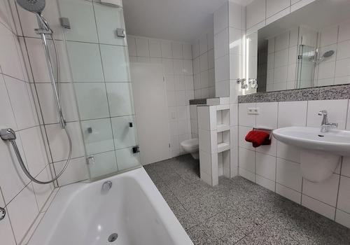 Wannenbad im Obergeschoss
