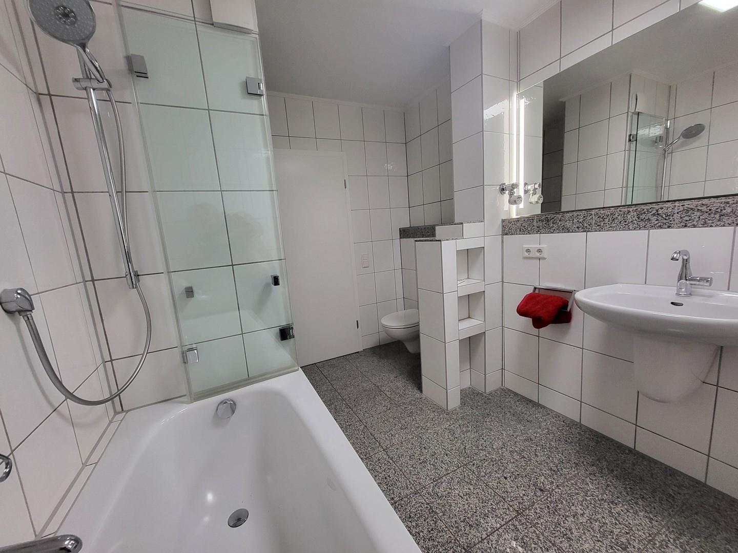 Wannenbad im Obergeschoss