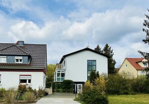 Außenansicht von der Straße
