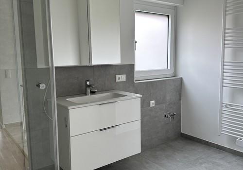 Badezimmer mit Dusche (OG)