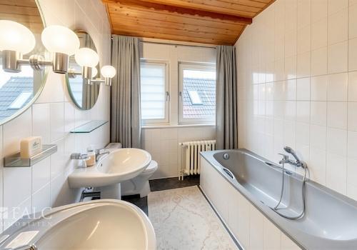 Badezimmer 2