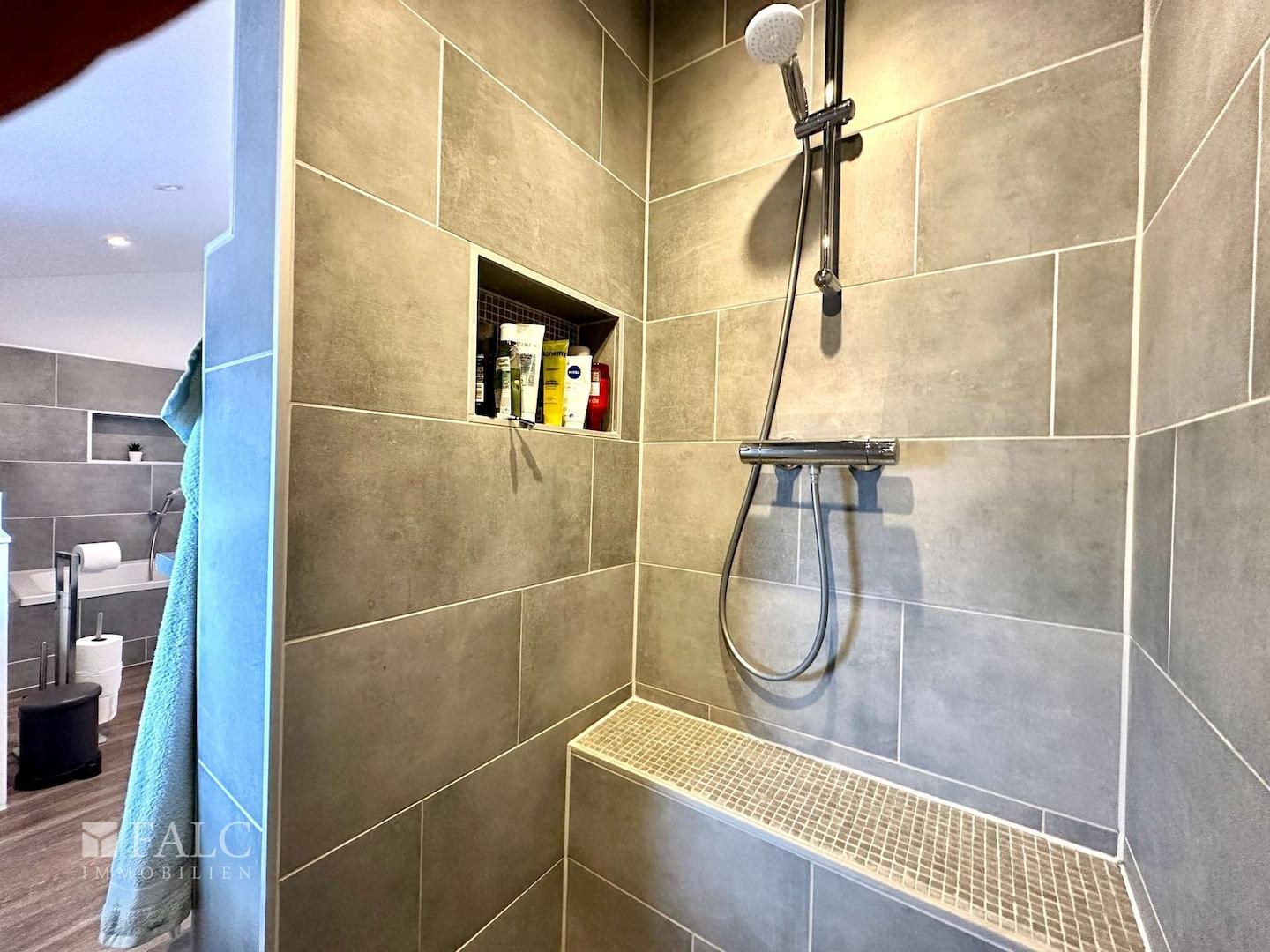 Bad/ Dusche OG