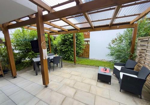 überdachte Terrasse