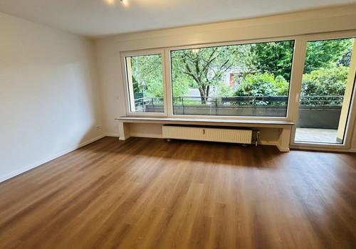 Wohn-/Schlafraum mit Balkon