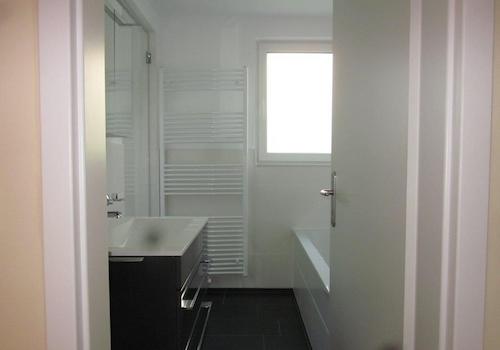 Bad m. Wanne/Dusche/Dampfsauna