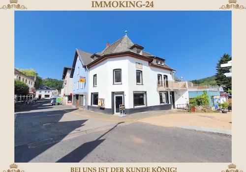 IHR NEUES WOHN- UND GESCHÄFTSHAUS!