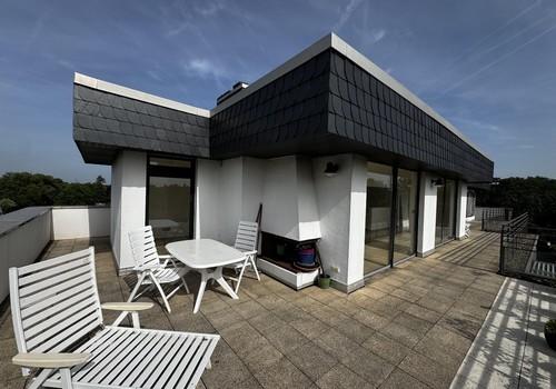 Dachterrasse mit Kamin