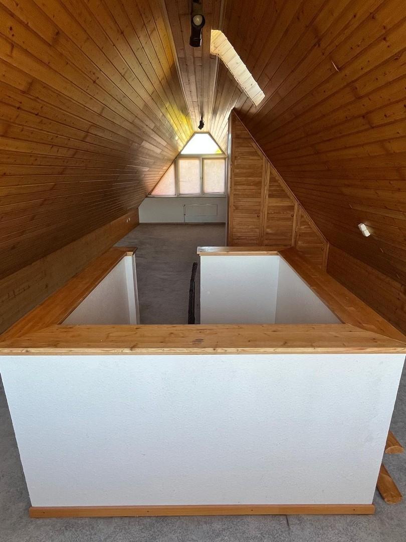 Dachtreppe mit Umrandung