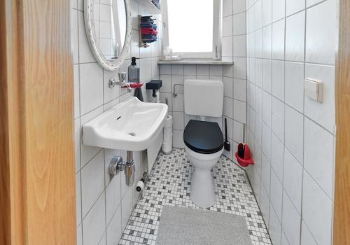 separates WC OG