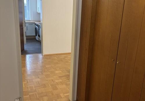 Flur mit Einbauschränken