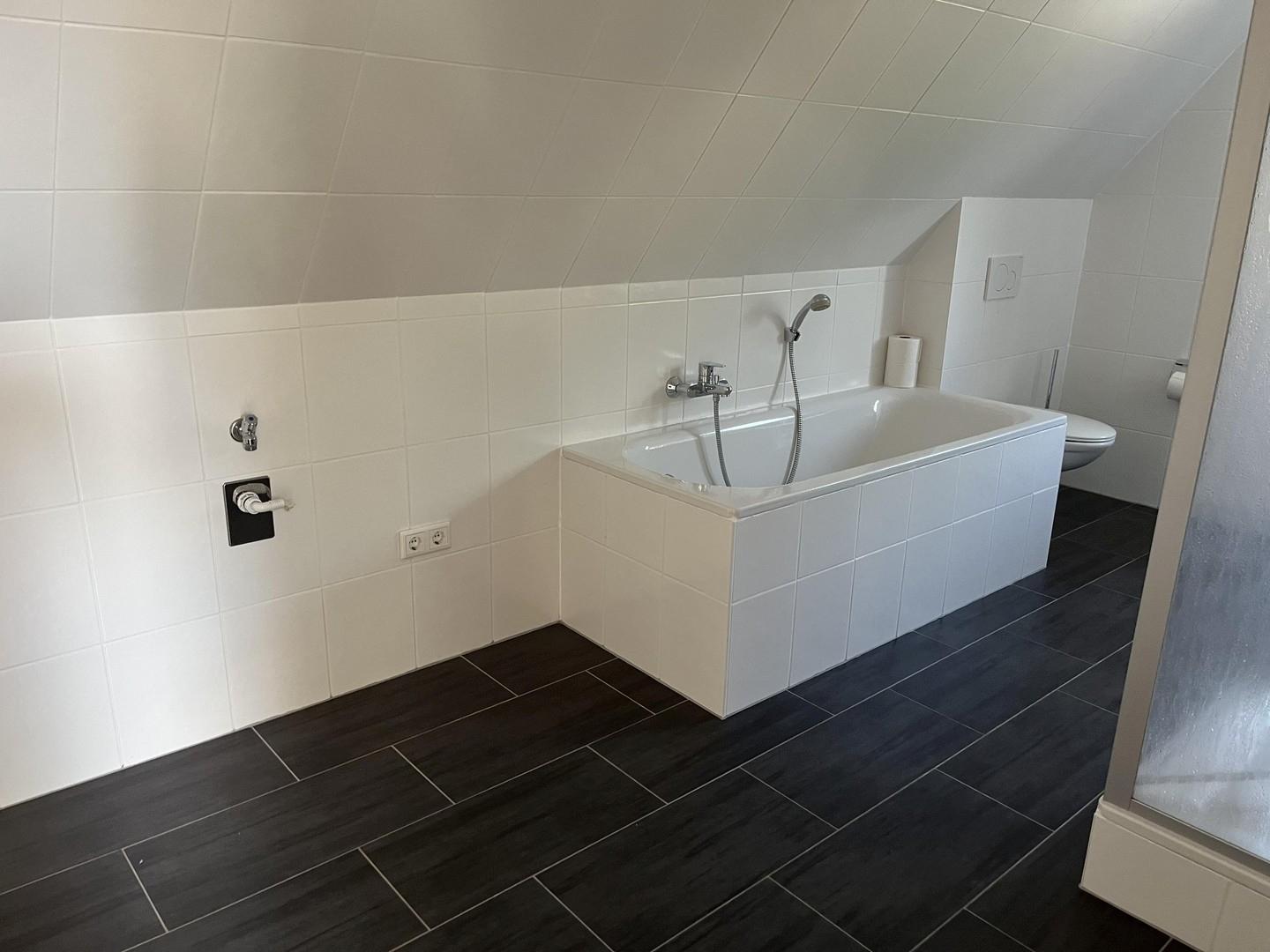 Hauptbad Wanne