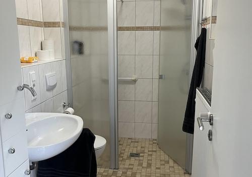 Bad mit barrierefreier Dusche 