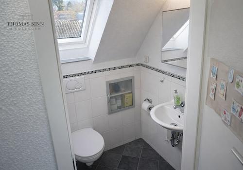 Ausgebaute Bühne: WC