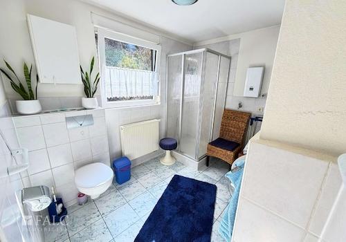 Badezimmer im Dachgeschoss