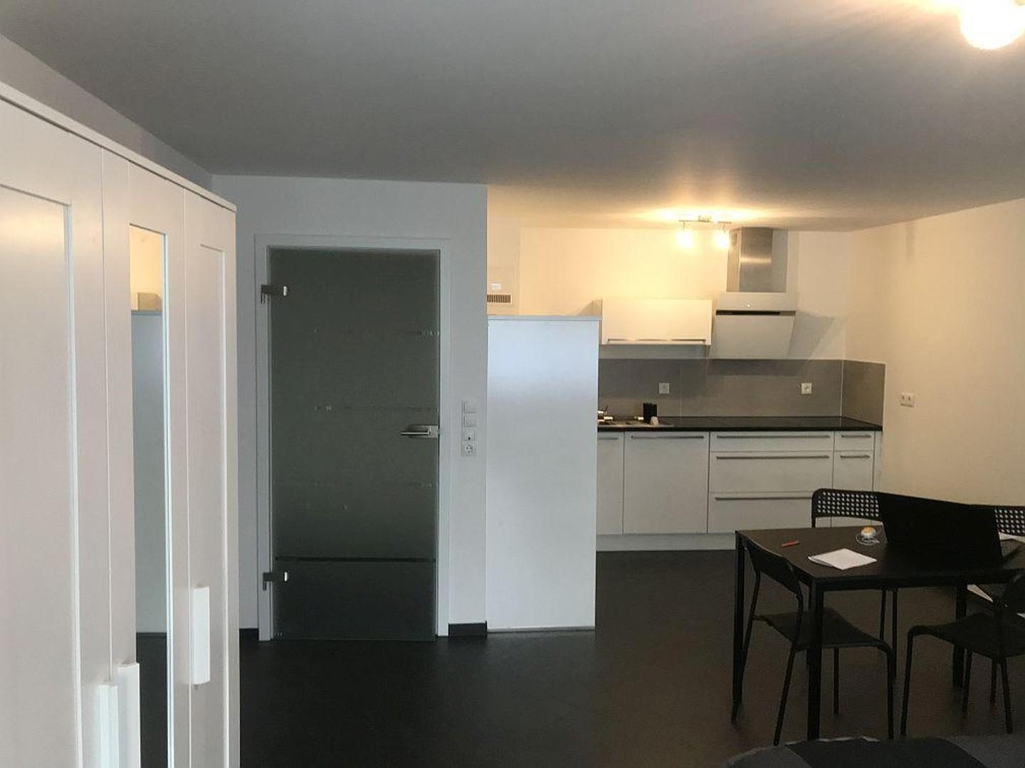 WOHNZIMMER MIT EBK