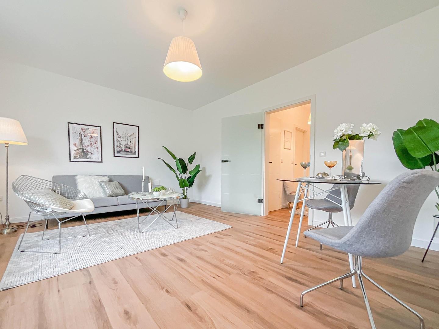 Wohn-/Esszimmer 1