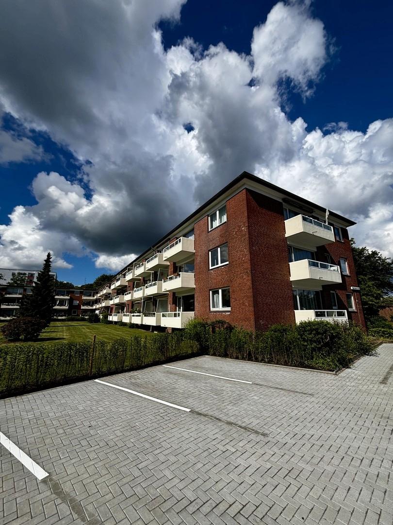 Aussenansicht Parkplatzseite