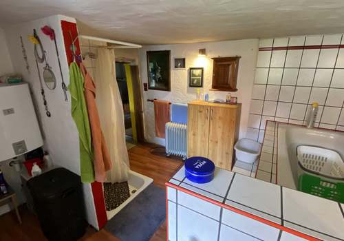 Mit Wanne und Dusche