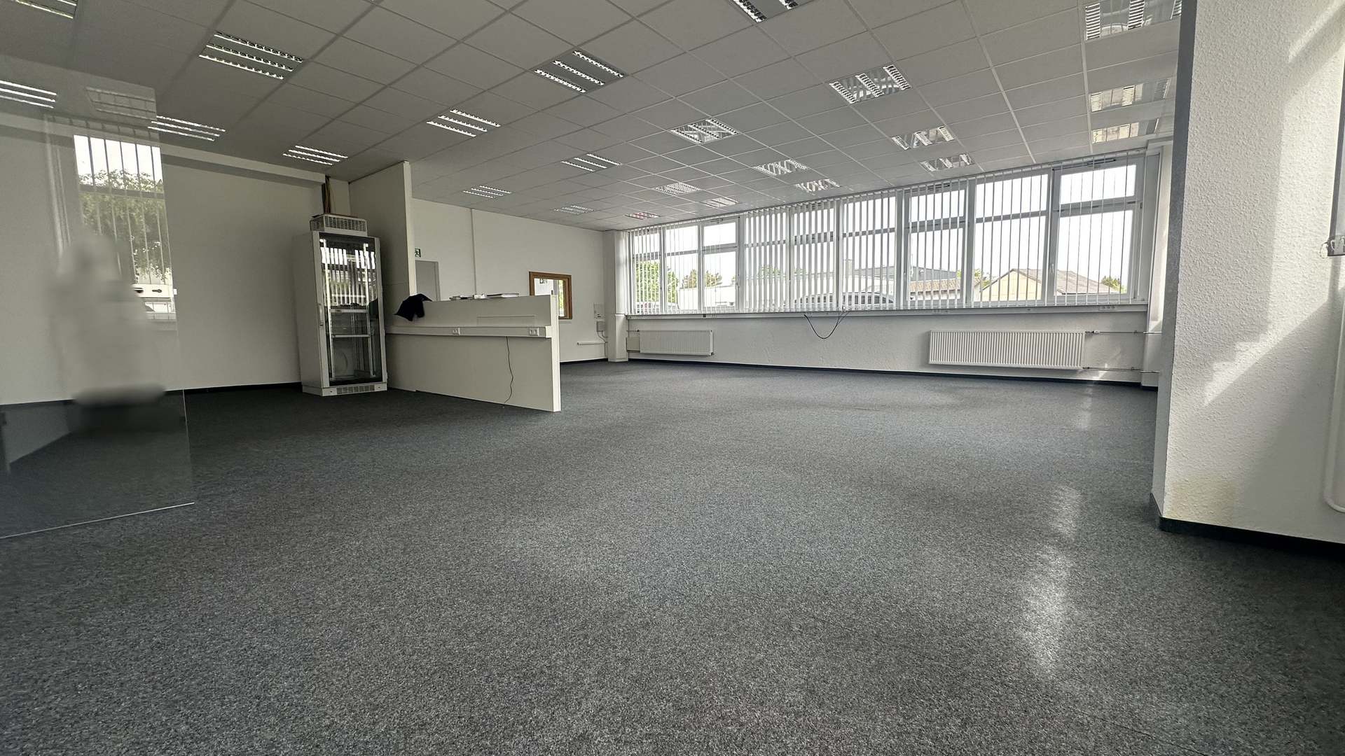 Büro EG