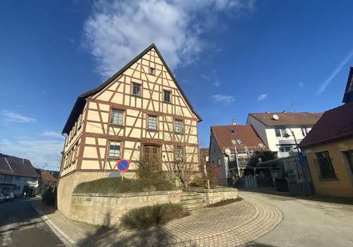 Blick zum Hauseingang