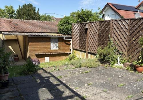 Terrasse hinterm Haus