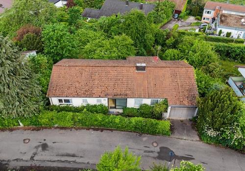 Eingangsseite mit Garage