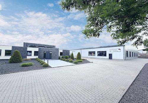 Gewerbeimmobilie mit Wohnhaus