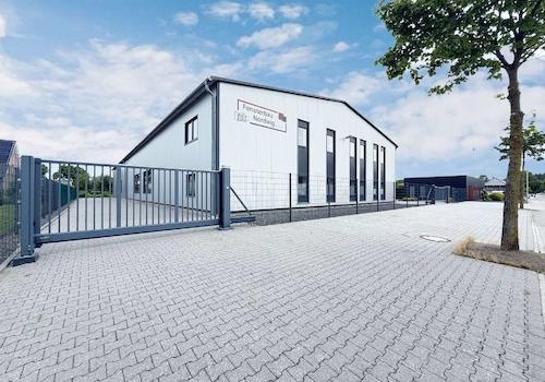 Produktionshalle - Südwestliche Zufahrt